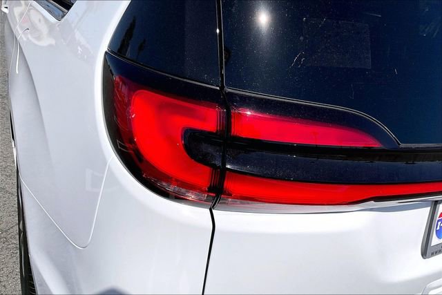 New 2026 Chrysler Pacifica Pinnacle image 12