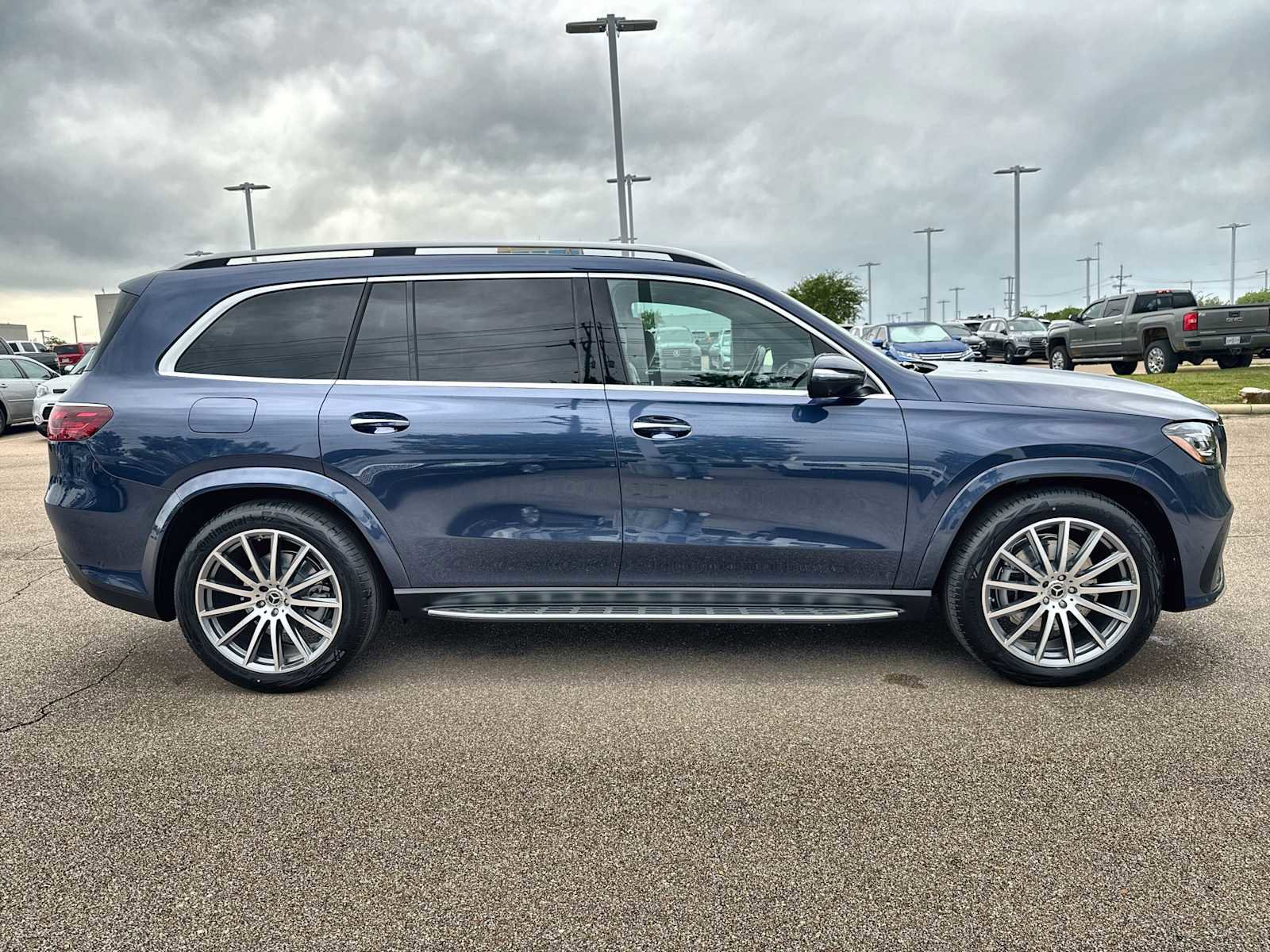 New 2026 Mercedes-Benz GLS 450 4MATIC image 10
