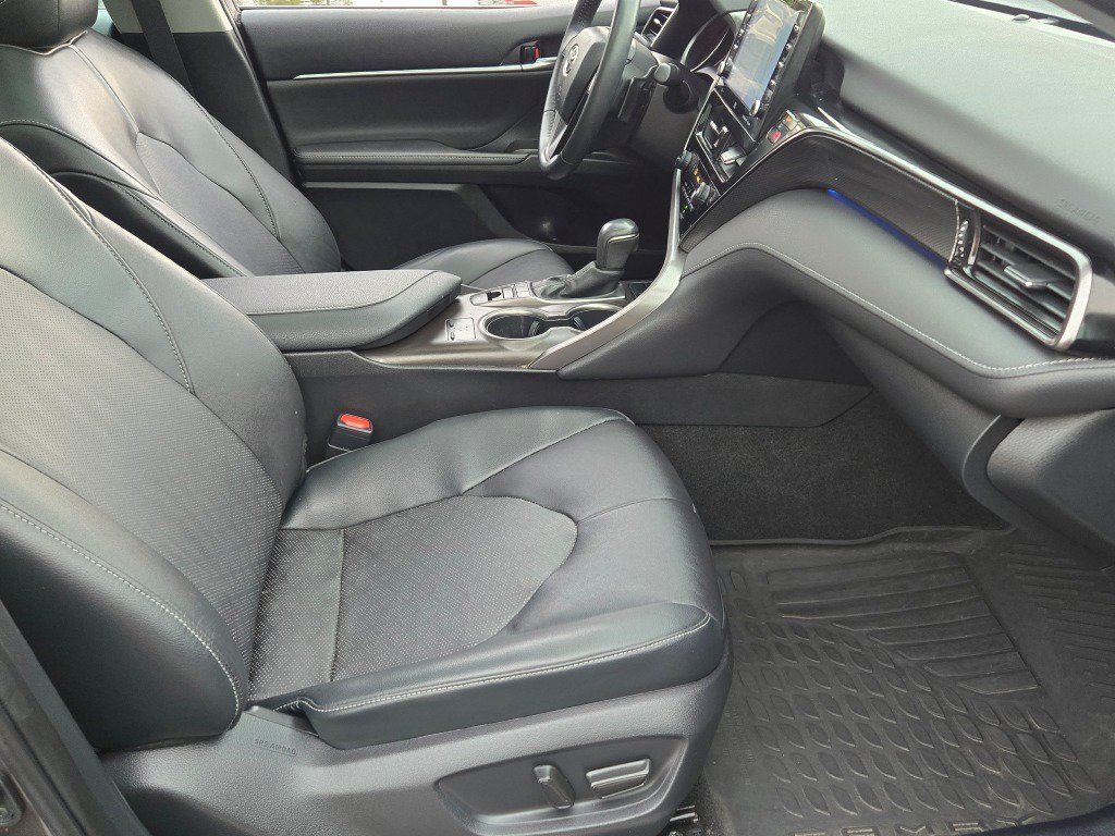Used 2022 Toyota Camry XSE w/ Navigation Package FWD image 8