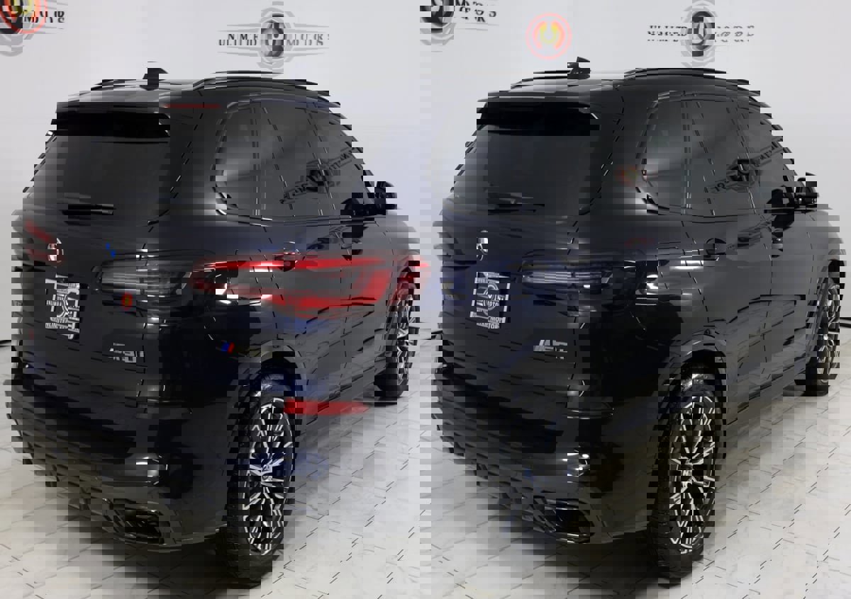 Used 2020 BMW X5 M50i w/ Premium Package image 3