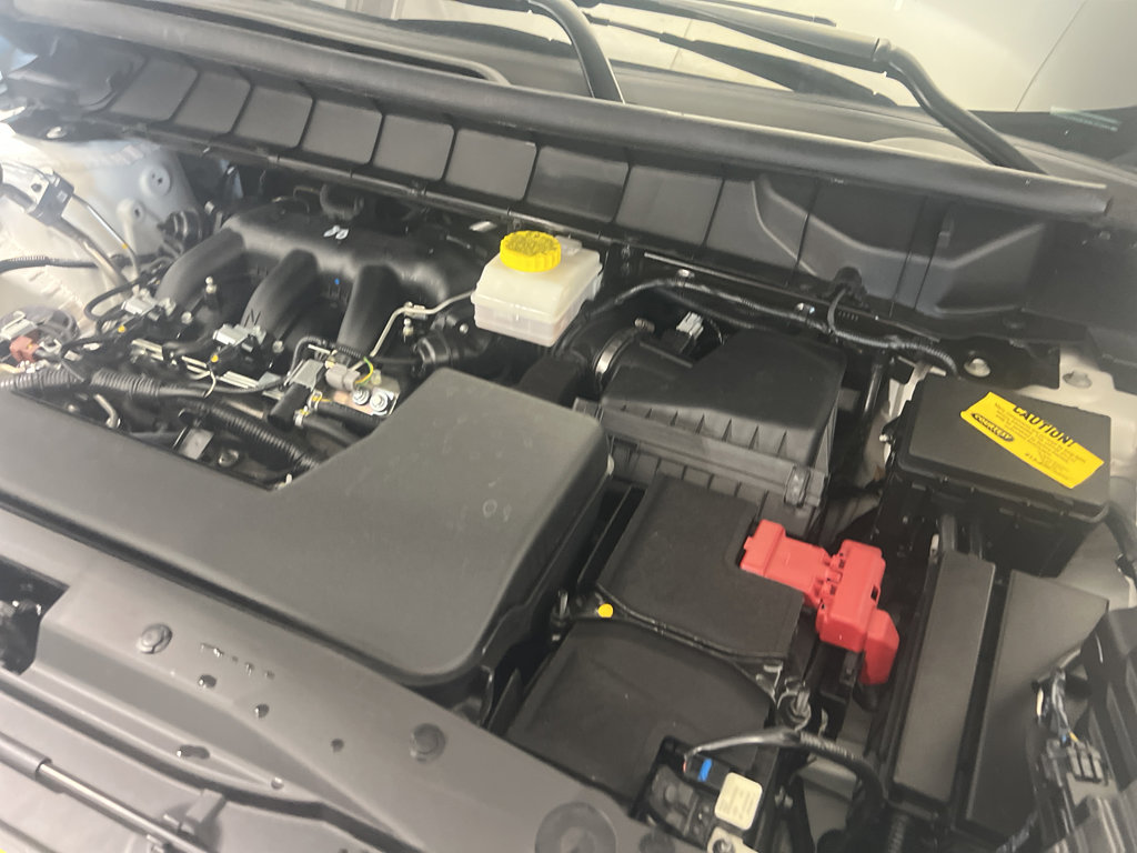 Used 2024 Nissan Pathfinder S image 36