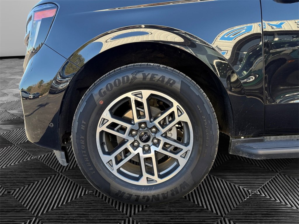 Used 2025 Ford Expedition Active image 14