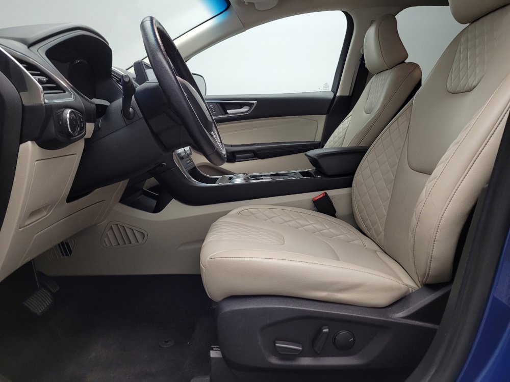 Used 2023 Ford Edge Titanium image 17