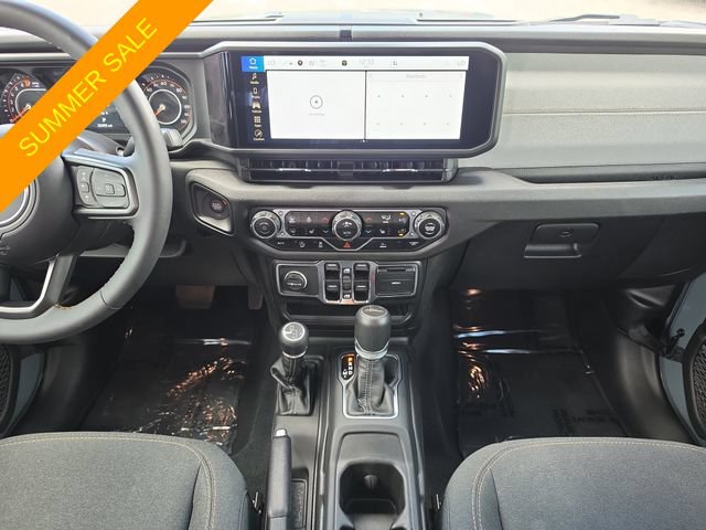 Certified 2024 Jeep Gladiator Sport AWD/4WD image 11