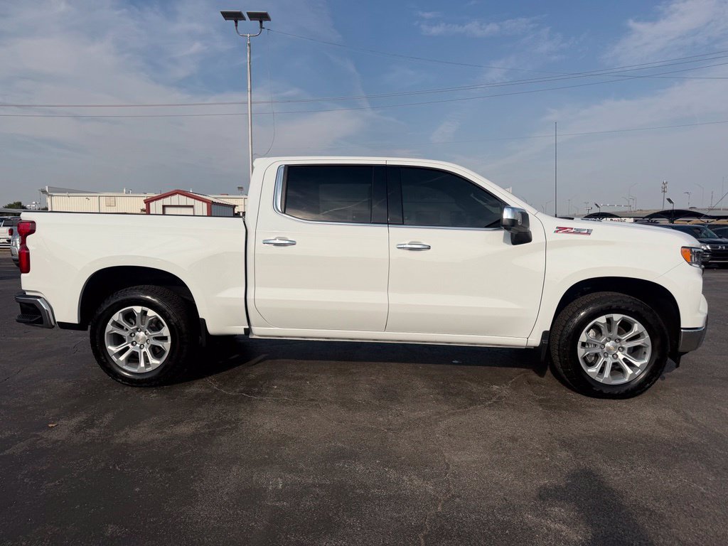 Used 2025 Chevrolet Silverado 1500 LTZ w/ Z71 Off-Road Package AWD/4WD image 4