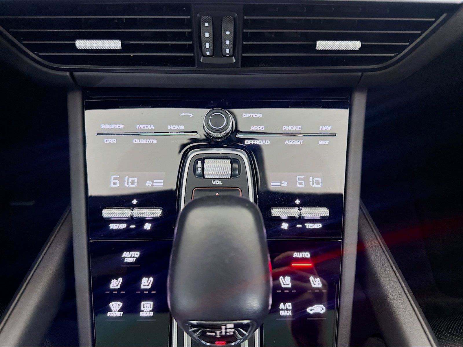 Certified 2023 Porsche Cayenne S AWD/4WD image 20