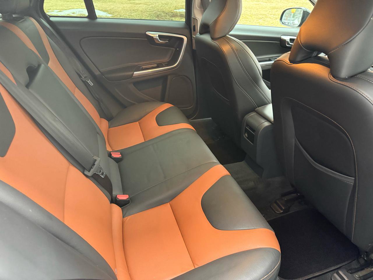 Used 2018 Volvo V60 T5 Cross Country w/ Convenience Package image 23