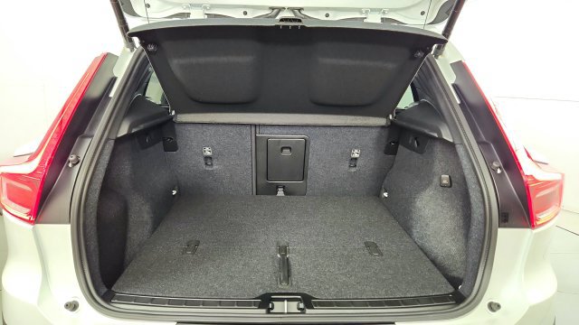 New 2026 Volvo XC40 B5 Plus w/ Climate Package AWD/4WD image 38