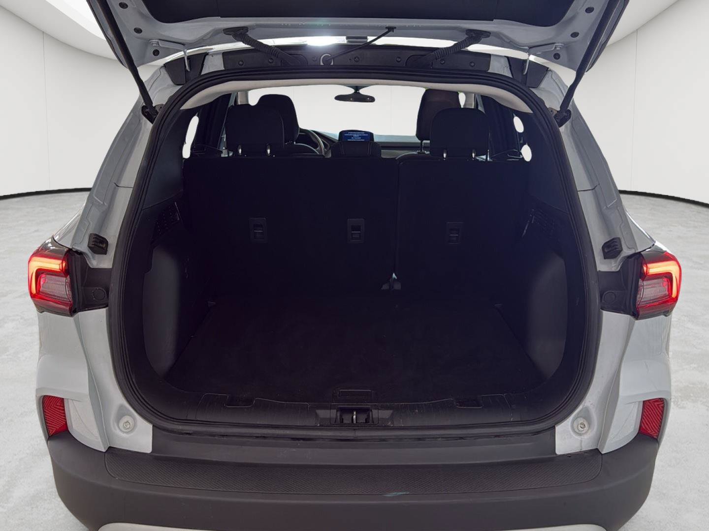 Used 2025 Ford Escape Active AWD/4WD image 10
