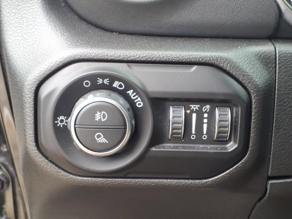 Used 2021 Jeep Gladiator Overland image 14