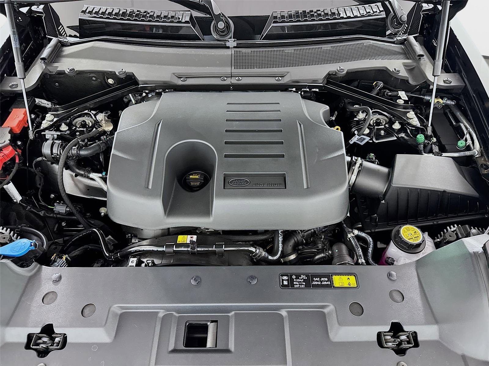 New 2026 Land Rover Defender 110 X-Dynamic SE AWD/4WD image 32