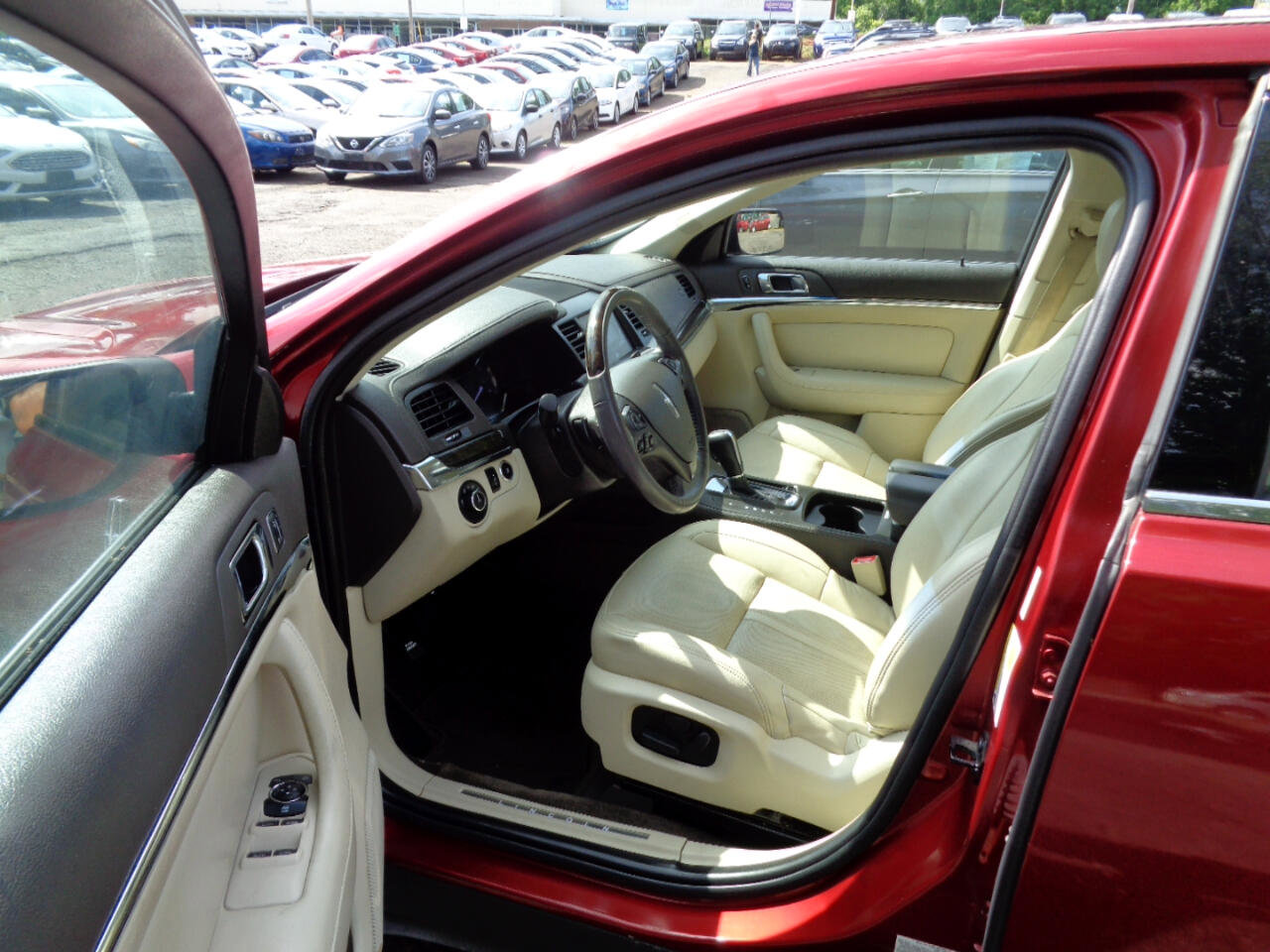 Used 2014 Lincoln MKS Sedan image 15