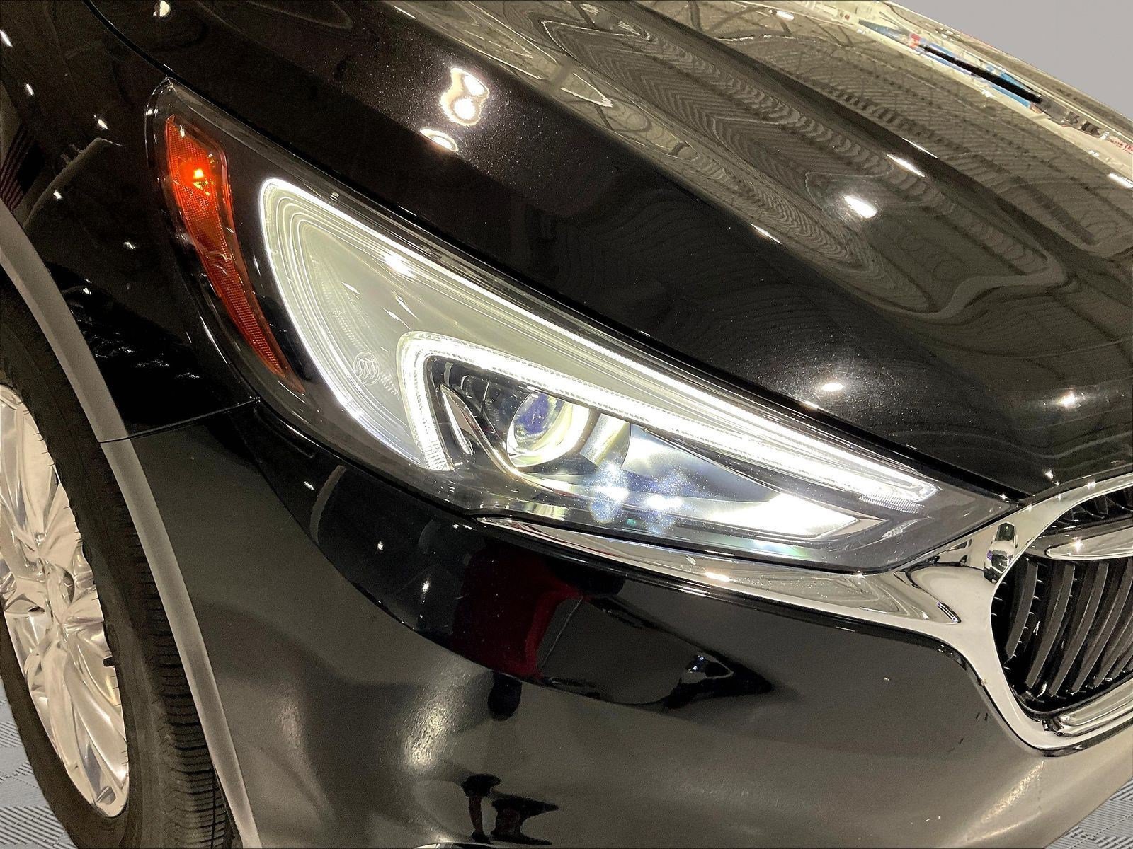 Used 2020 Buick Enclave Essence w/ Sound and Sites Package FWD image 32