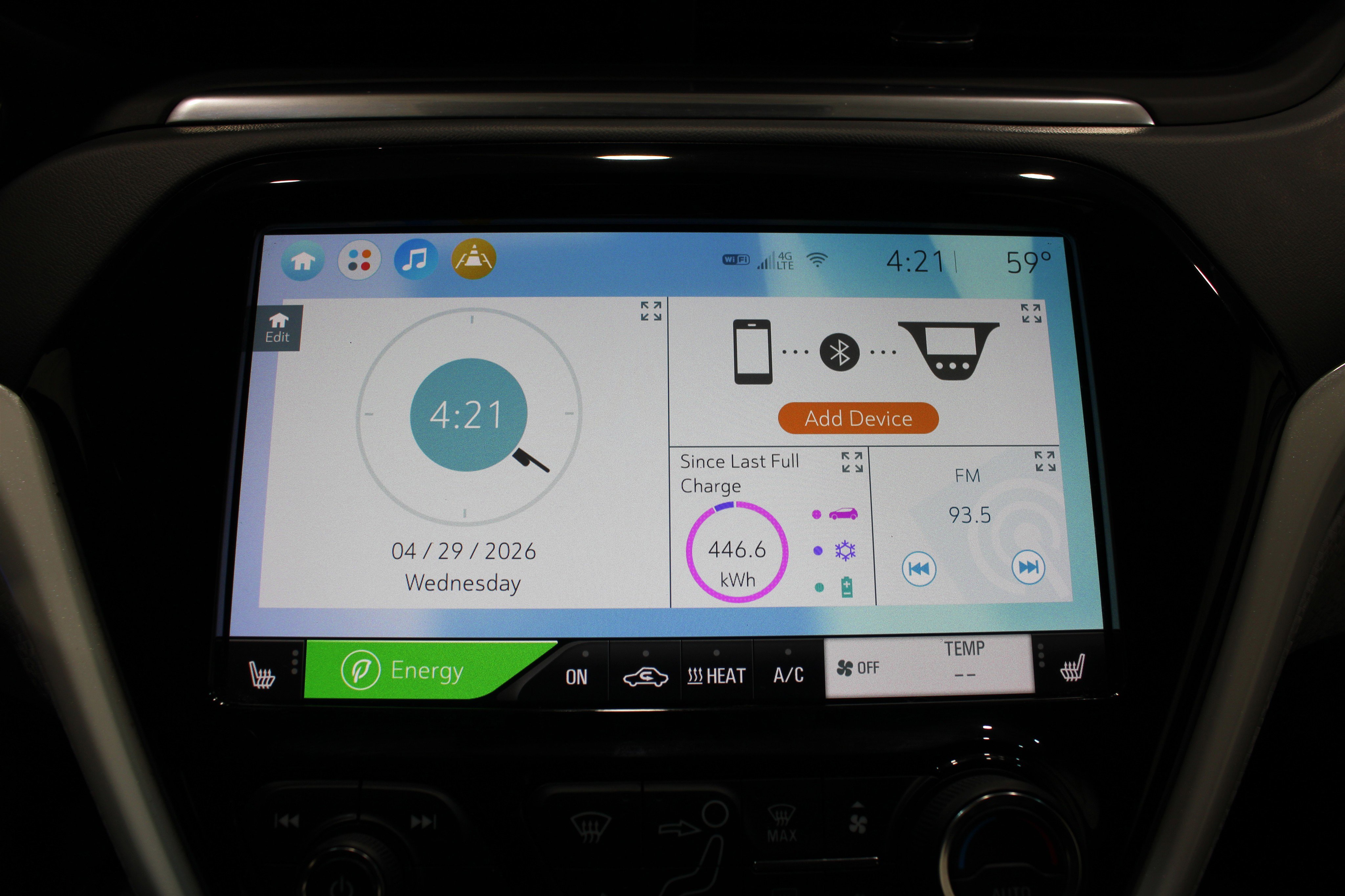 Used 2020 Chevrolet Bolt Premier w/ Infotainment Package FWD image 13
