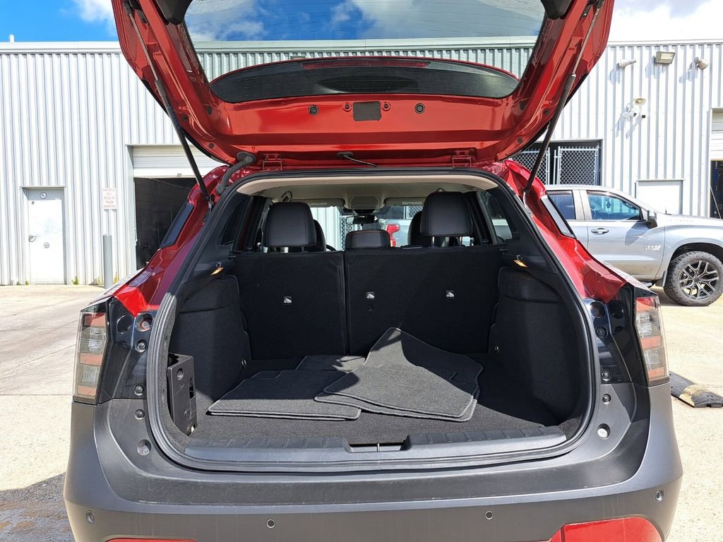 Used 2025 Nissan Kicks SR image 21