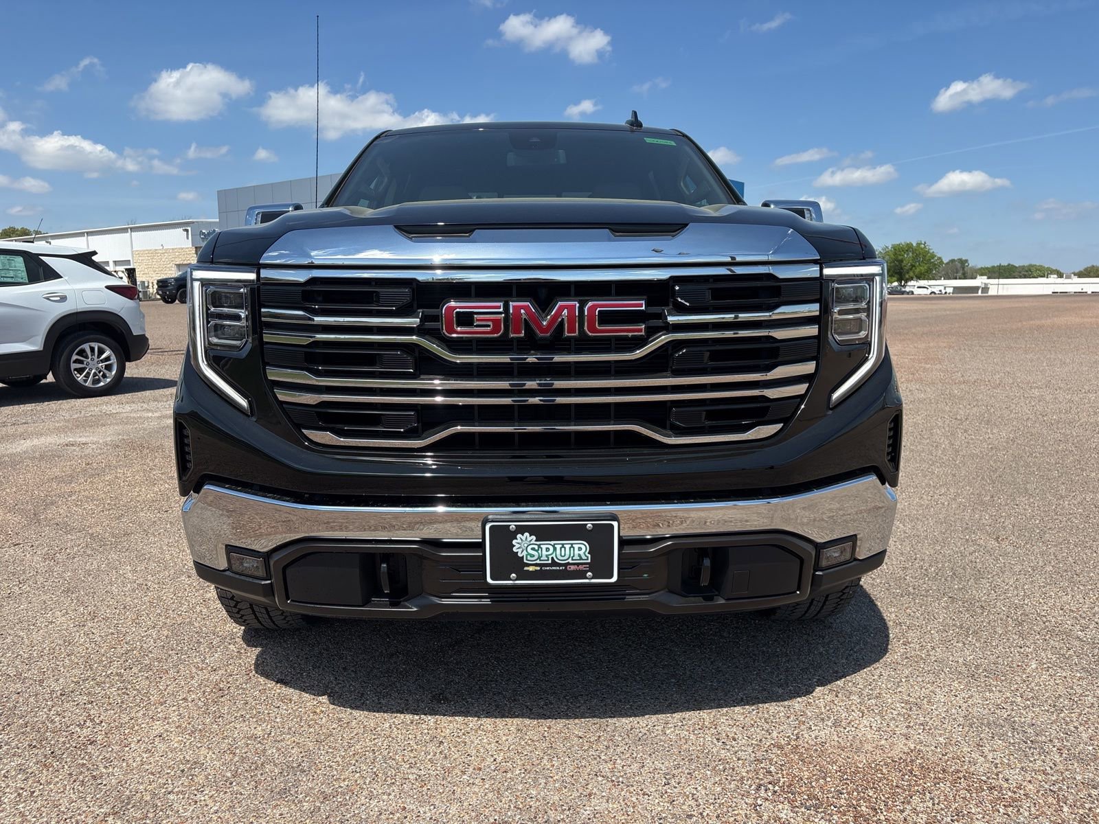 New 2026 GMC Sierra 1500 SLT image 9