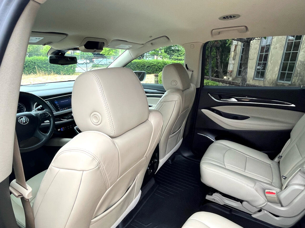 Used 2020 Buick Enclave Essence image 39