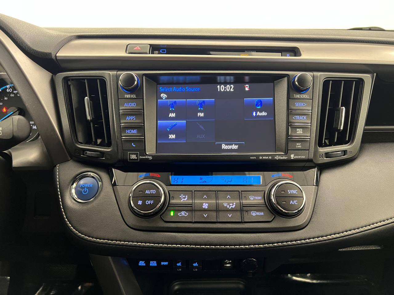 Used 2016 Toyota RAV4 Limited image 17