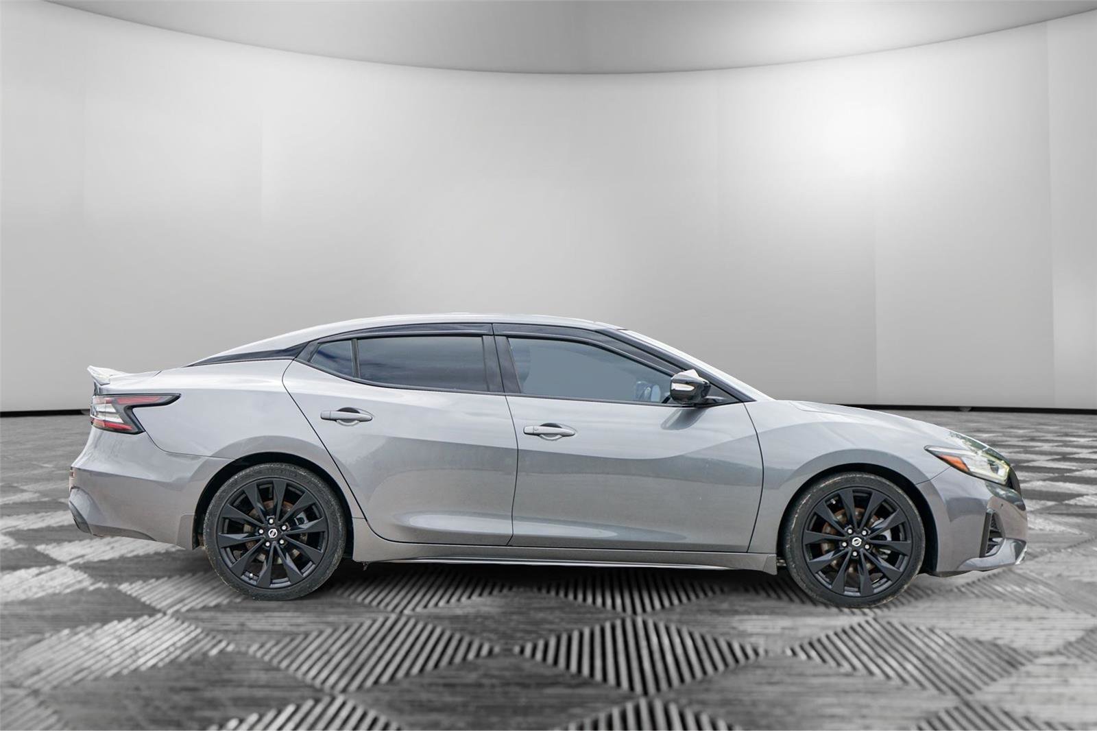 Used 2019 Nissan Maxima SR w/ Premium Package FWD image 4