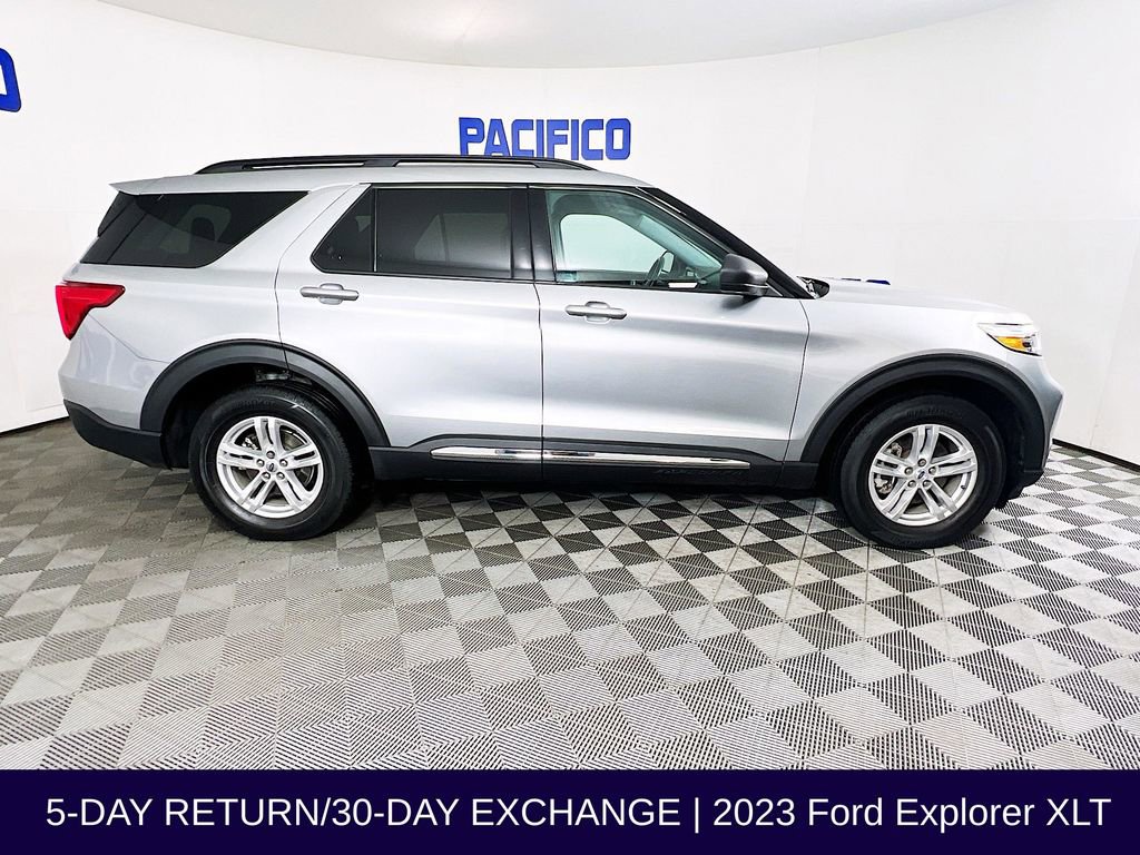 Used 2023 Ford Explorer XLT image 9