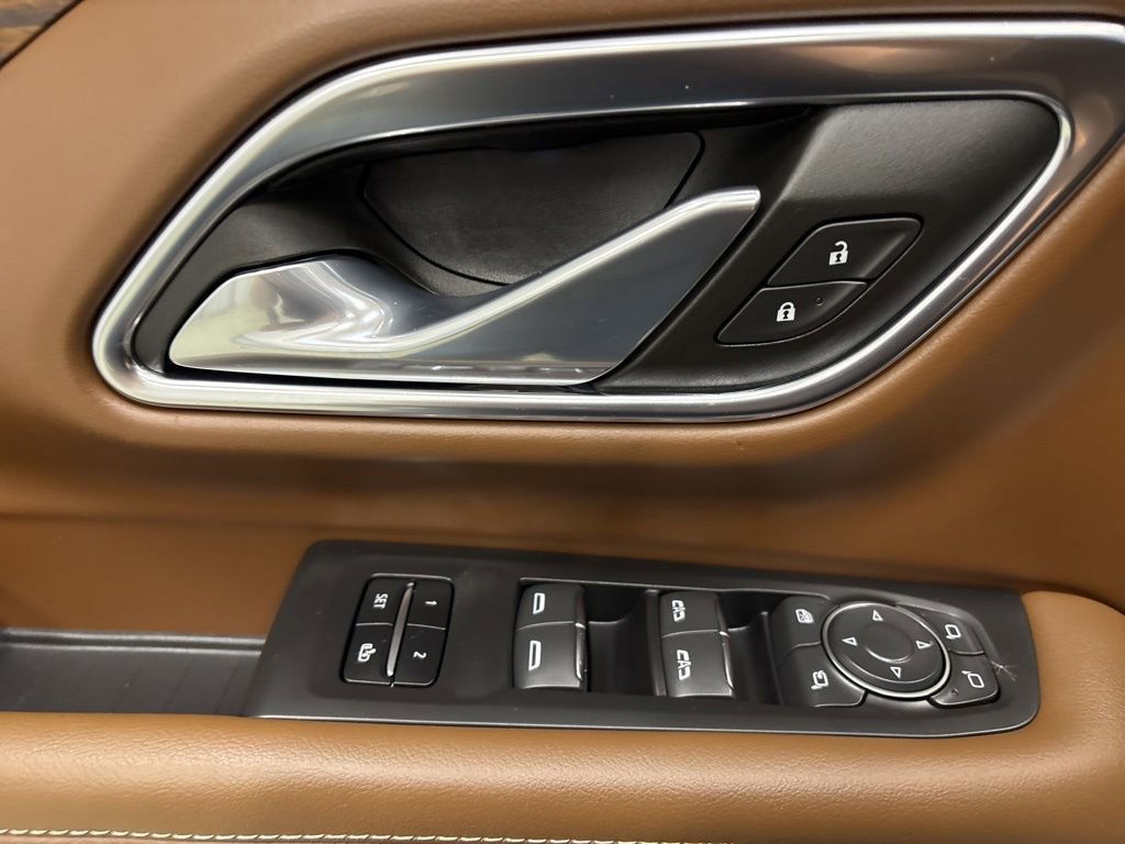 Used 2023 Chevrolet Suburban High Country w/ Advanced Technology Package image 14