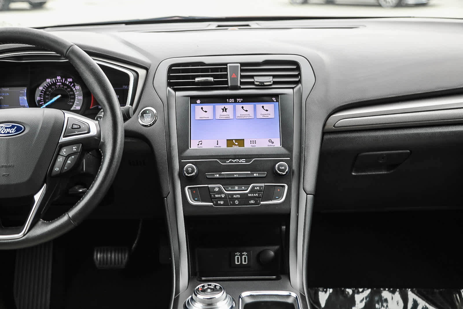 Used 2019 Ford Fusion SE w/ Equipment Group 151A FWD image 13