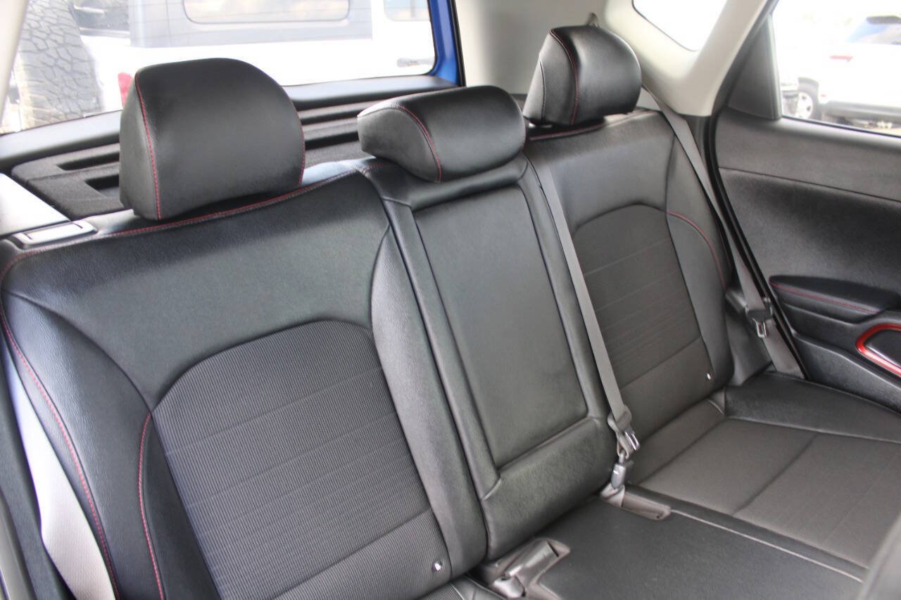 Used 2022 Kia Soul Turbo FWD image 11