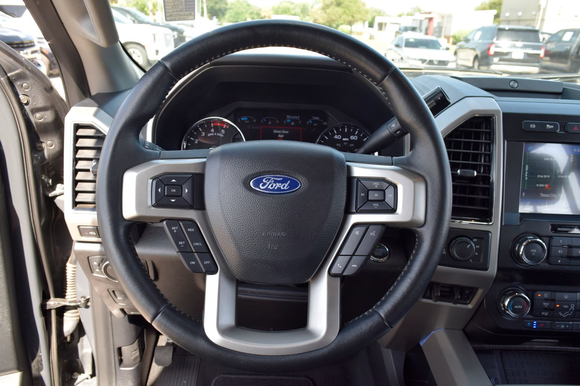 Used 2021 Ford F250 Lariat w/ Lariat Ultimate Package AWD/4WD image 6