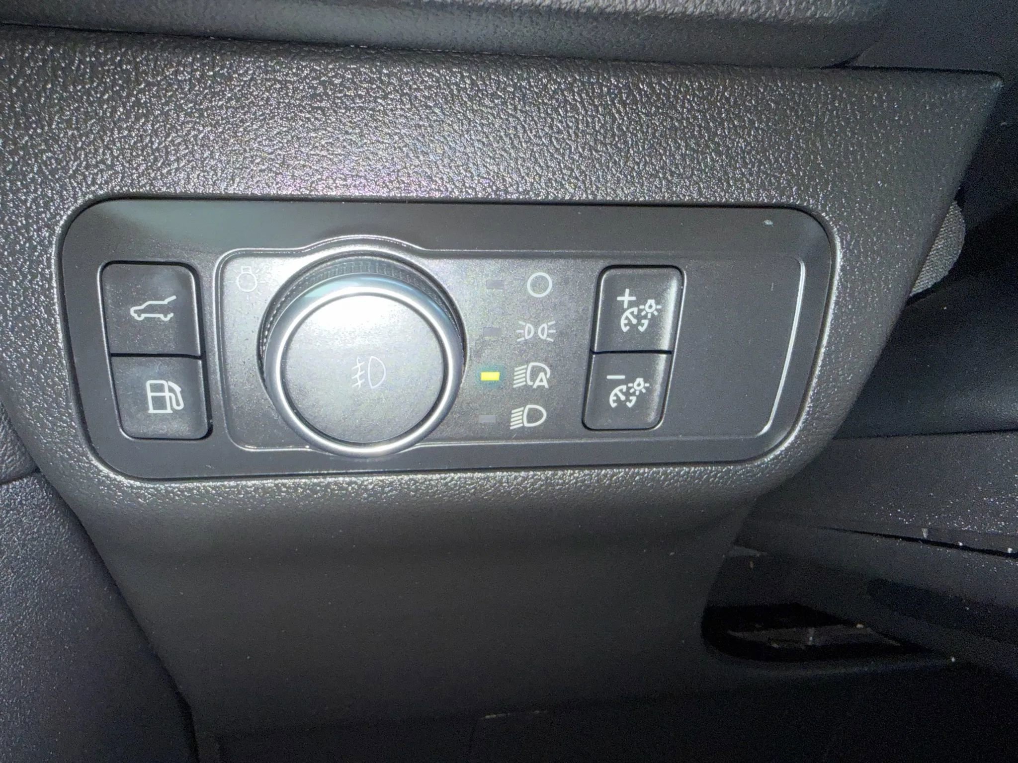 Used 2021 Ford Escape SEL image 17
