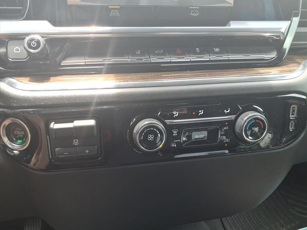 Used 2024 Chevrolet Silverado 2500 LT AWD/4WD image 16