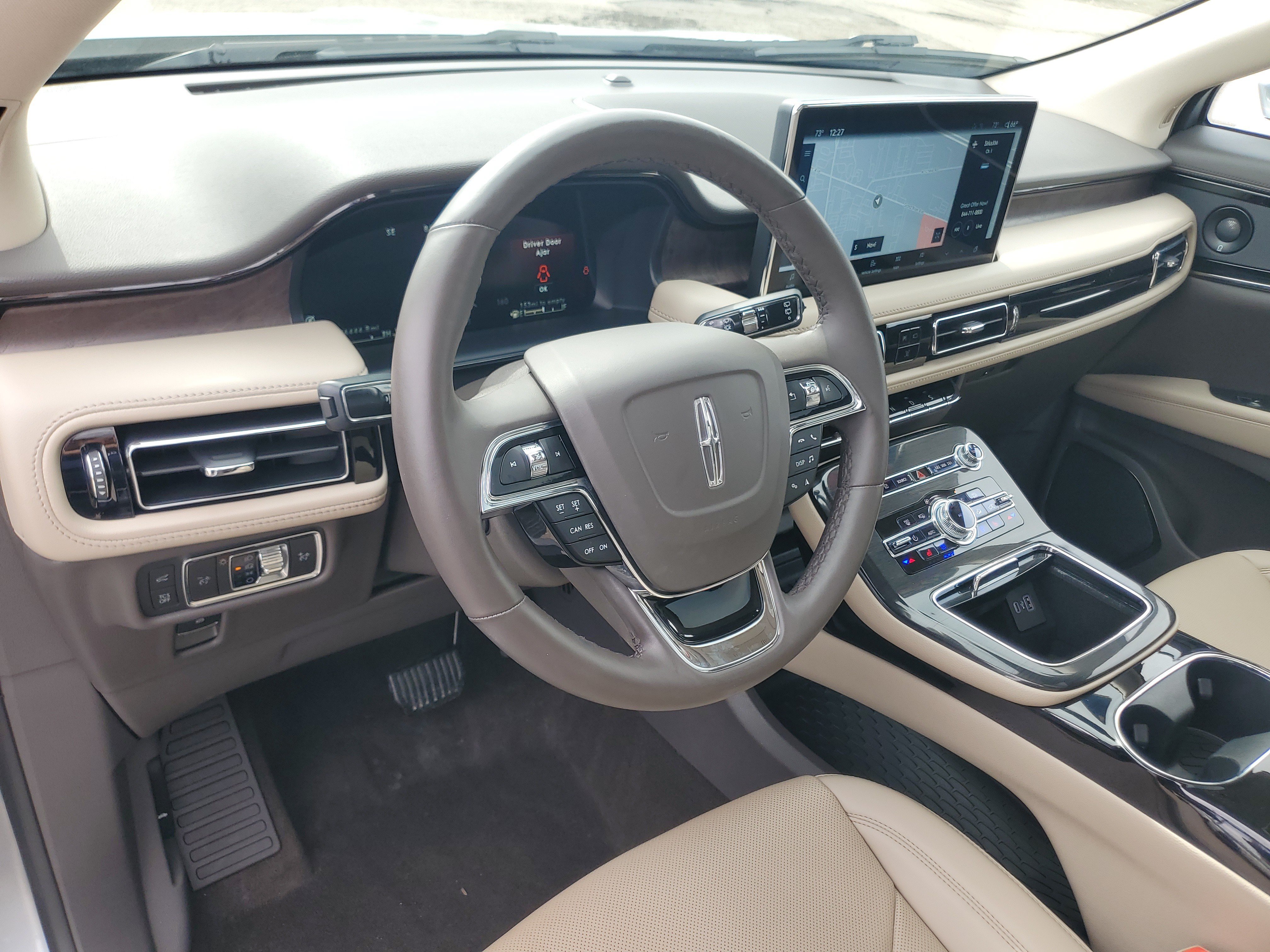 Used 2023 Lincoln Nautilus Reserve w/ Luxury Package AWD/4WD image 13