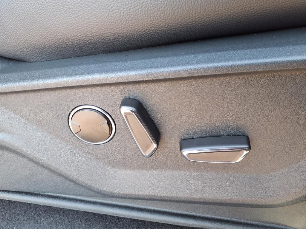 New 2025 Ford F150 Lightning Lariat image 11
