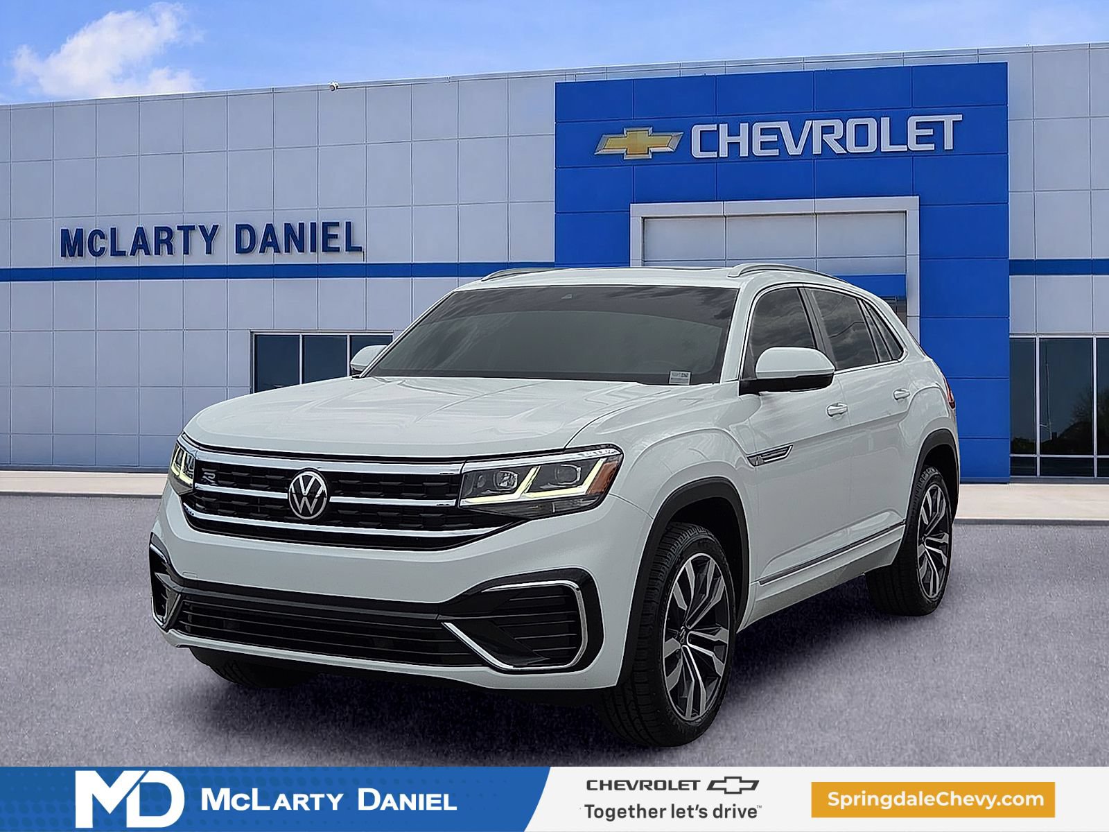 Used 2021 Volkswagen Atlas Cross Sport SEL R-Line FWD image 2