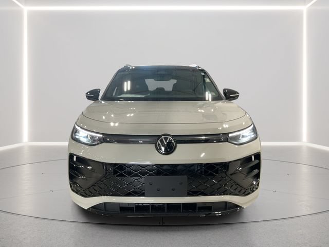 New 2026 Volkswagen Tiguan SE R-Line AWD/4WD image 9