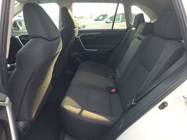 Used 2025 Toyota RAV4 LE AWD/4WD image 8