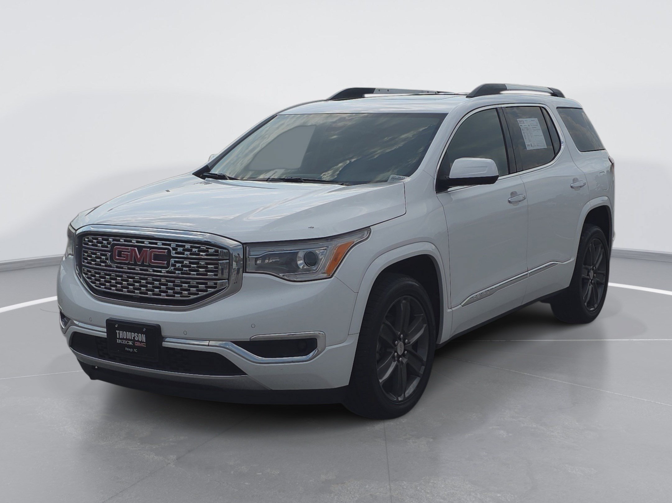 Used 2017 GMC Acadia Denali w/ Technology Package FWD image 7