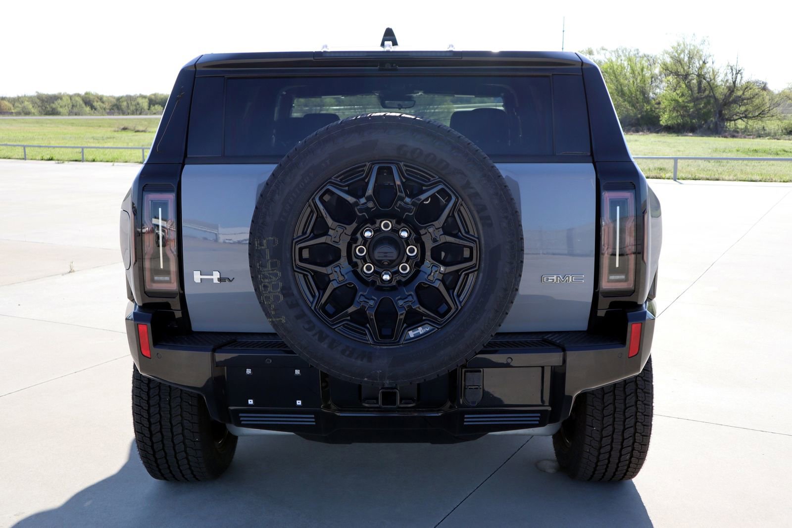 New 2025 GMC Hummer EV 2X image 5