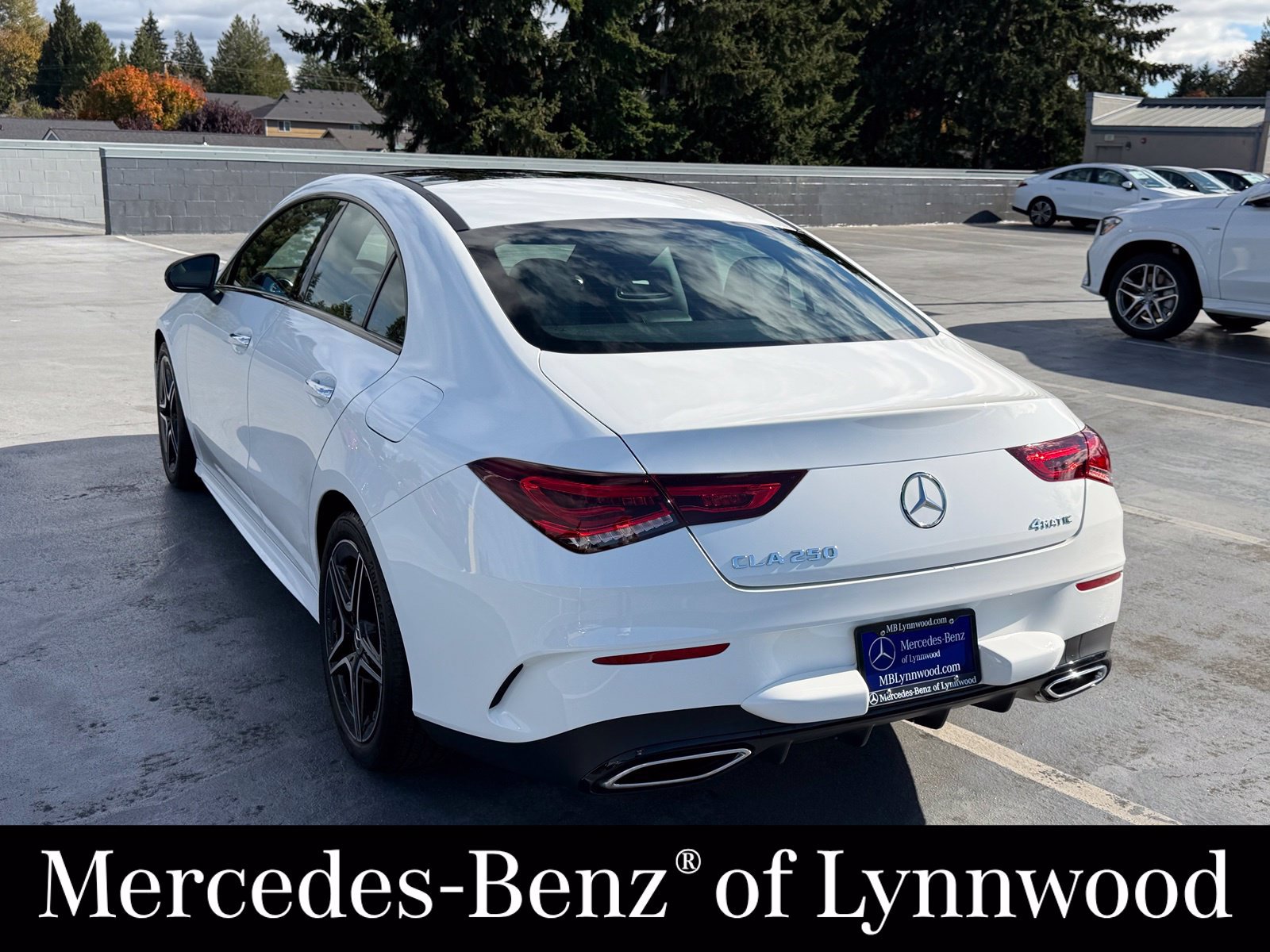 Used 2023 Mercedes-Benz CLA 250 4MATIC image 8
