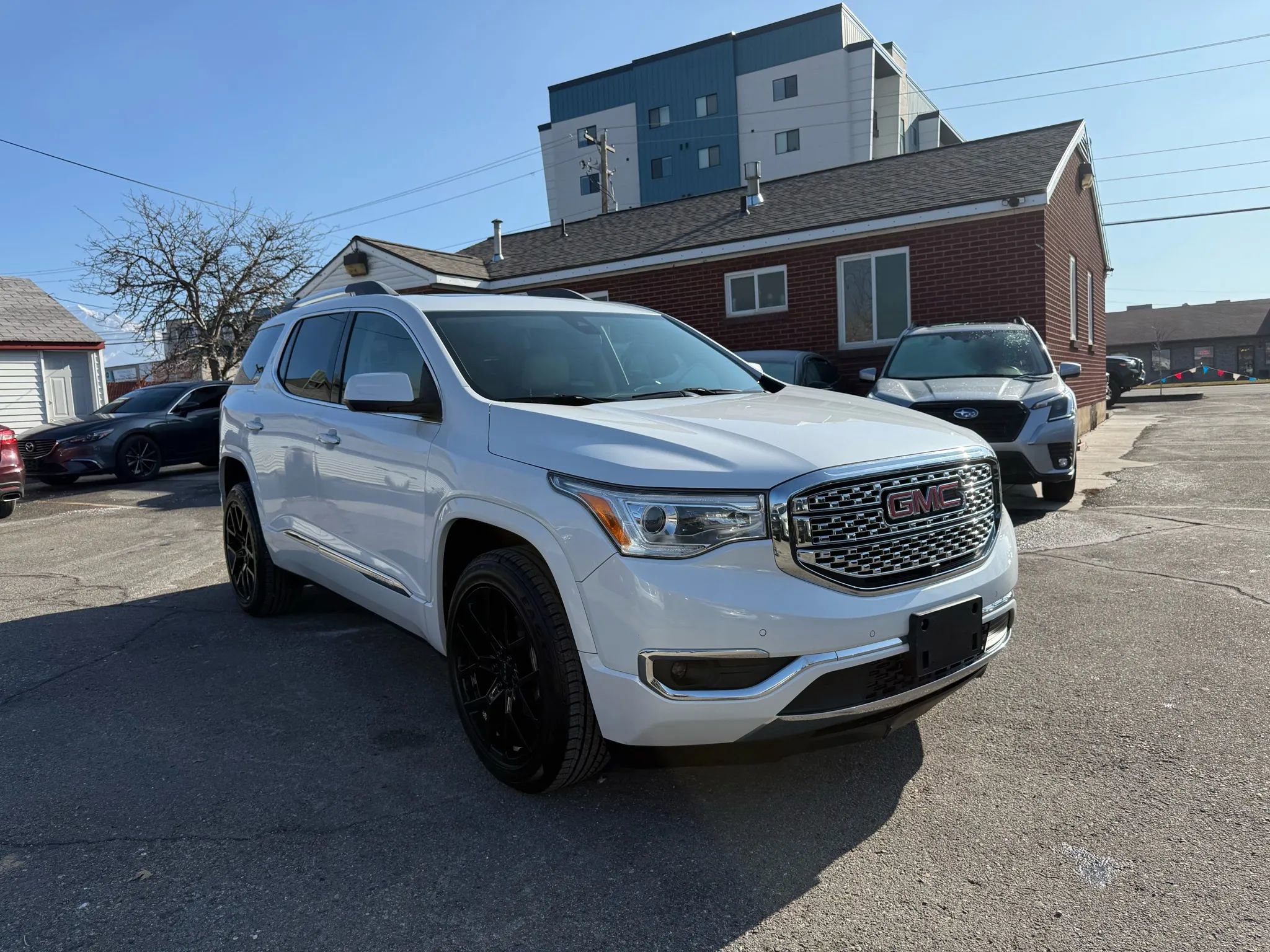 Used 2019 GMC Acadia Denali w/ Technology Package image 3