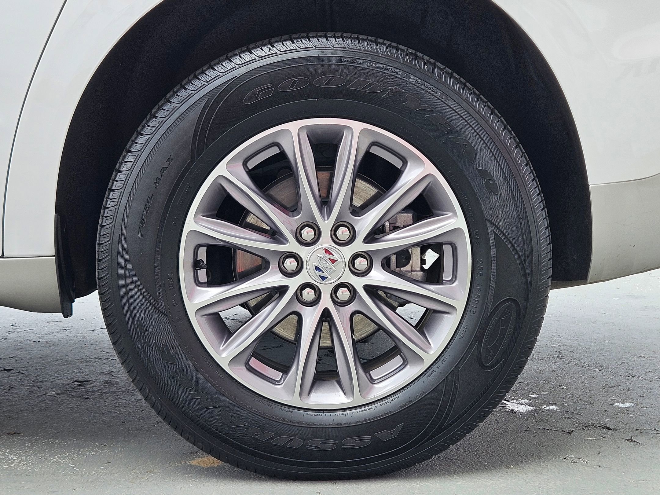 Used 2024 Buick Enclave Premium image 28