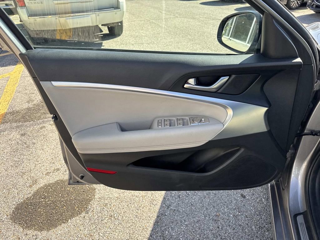 Used 2023 Genesis G70 2.0T image 20