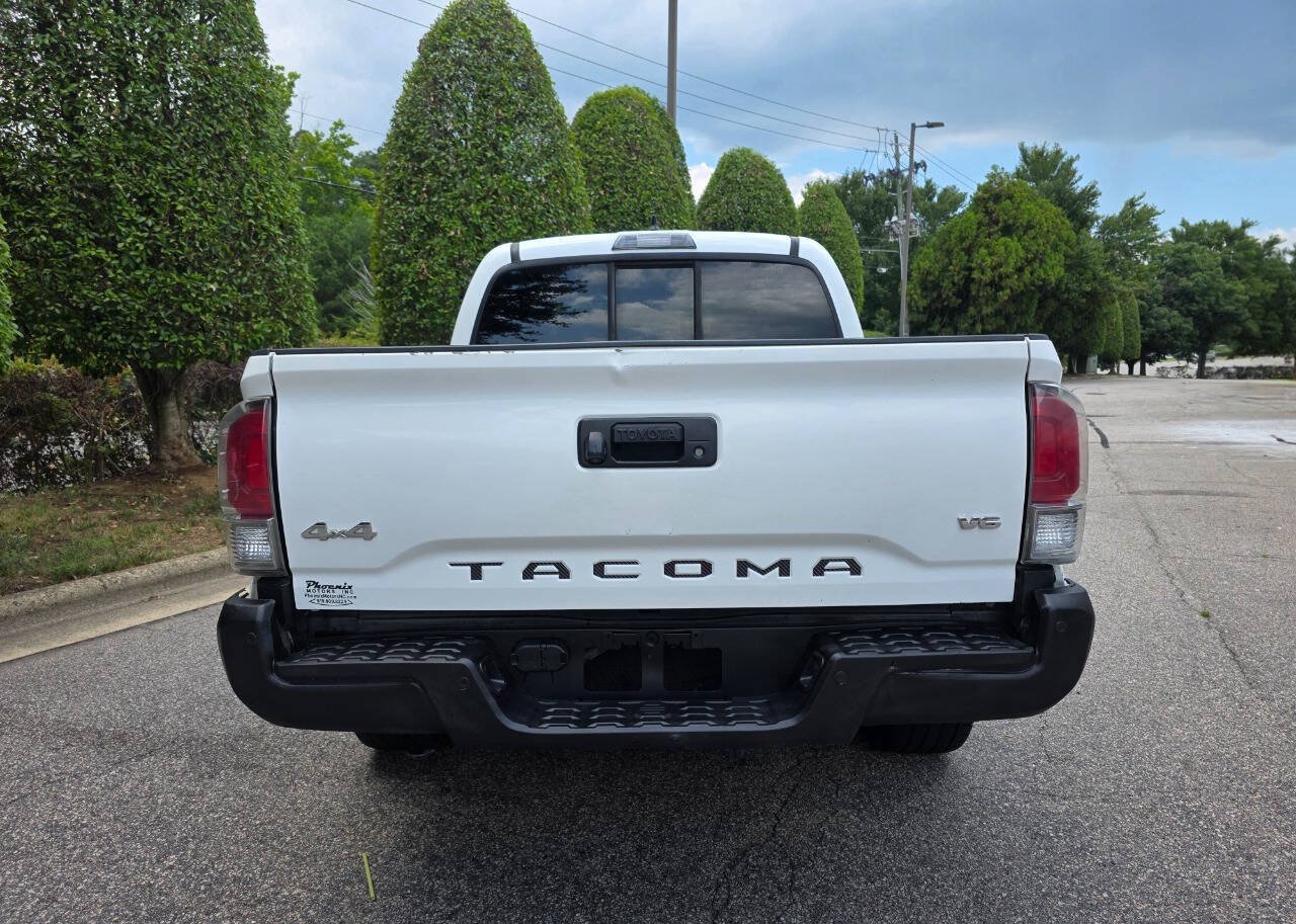 Used 2016 Toyota Tacoma Limited w/ Towing Package AWD/4WD image 4