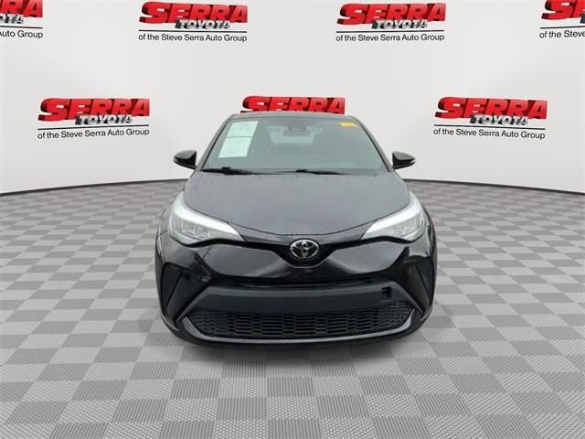 Used 2022 Toyota C-HR XLE image 3