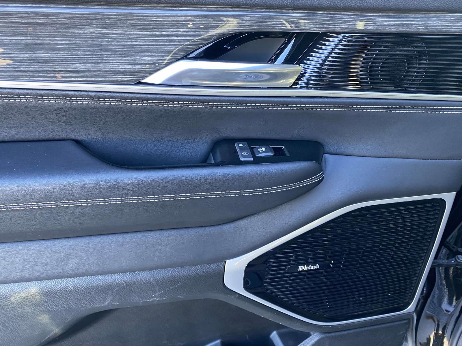 Used 2022 Jeep Wagoneer Series III w/ Premium Group I image 15