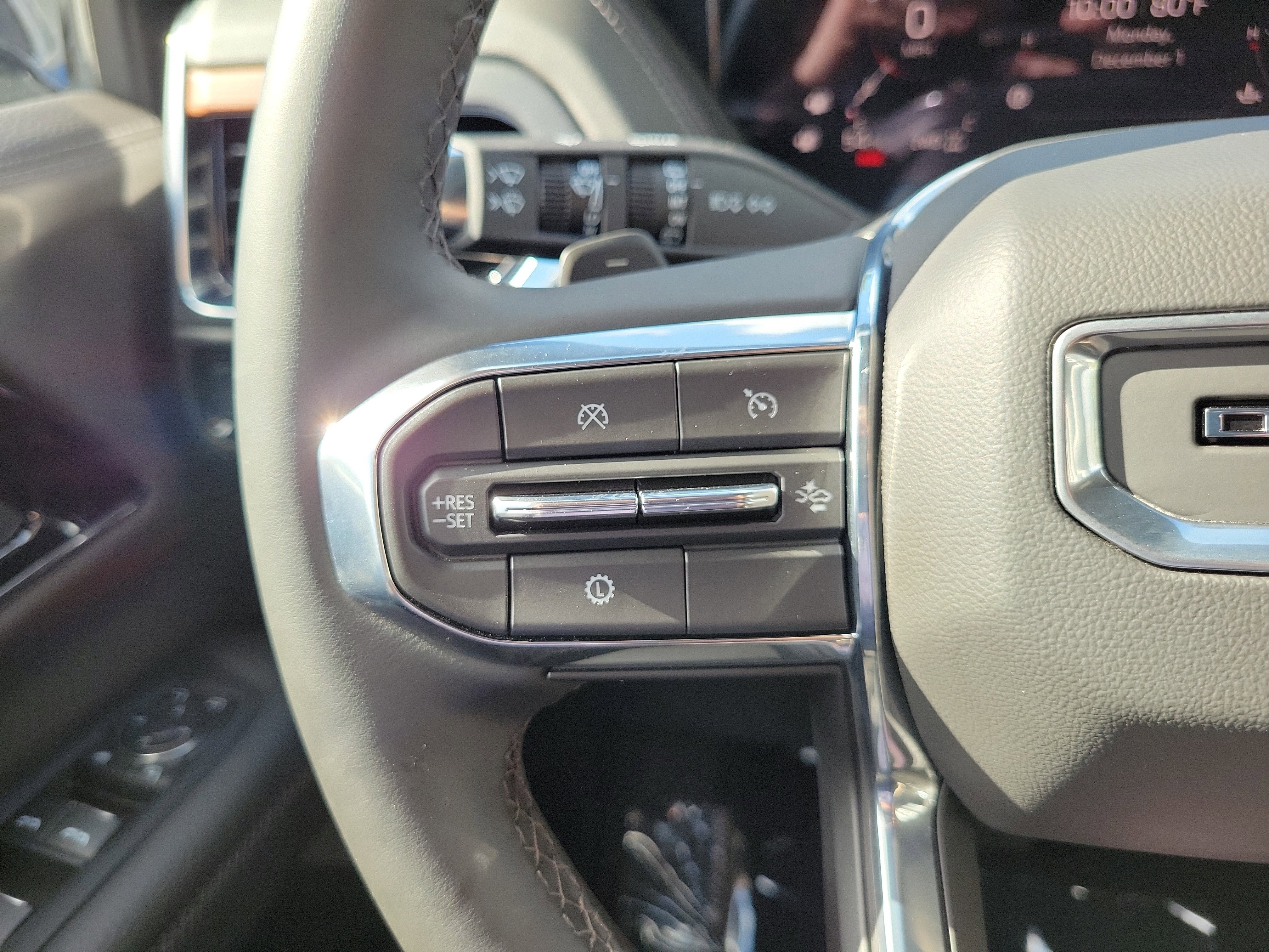 Used 2025 GMC Yukon XL Denali image 20