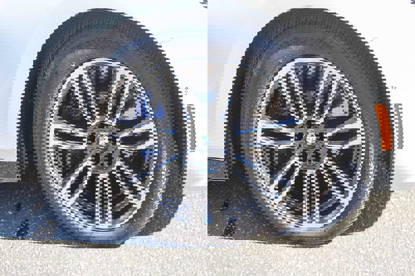 Used 2025 BMW 530i w/ M Sport Package image 9