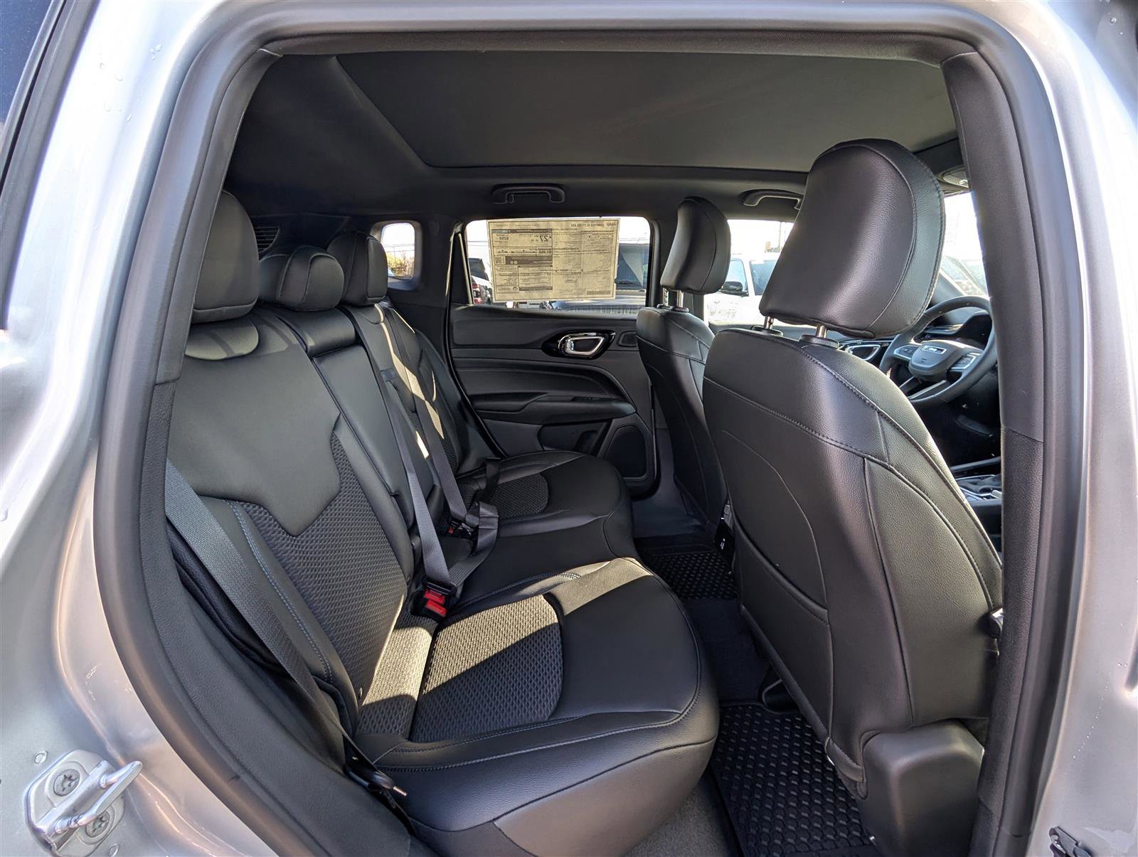 New 2025 Jeep Compass Latitude w/ Sun & Sound Group AWD/4WD image 7