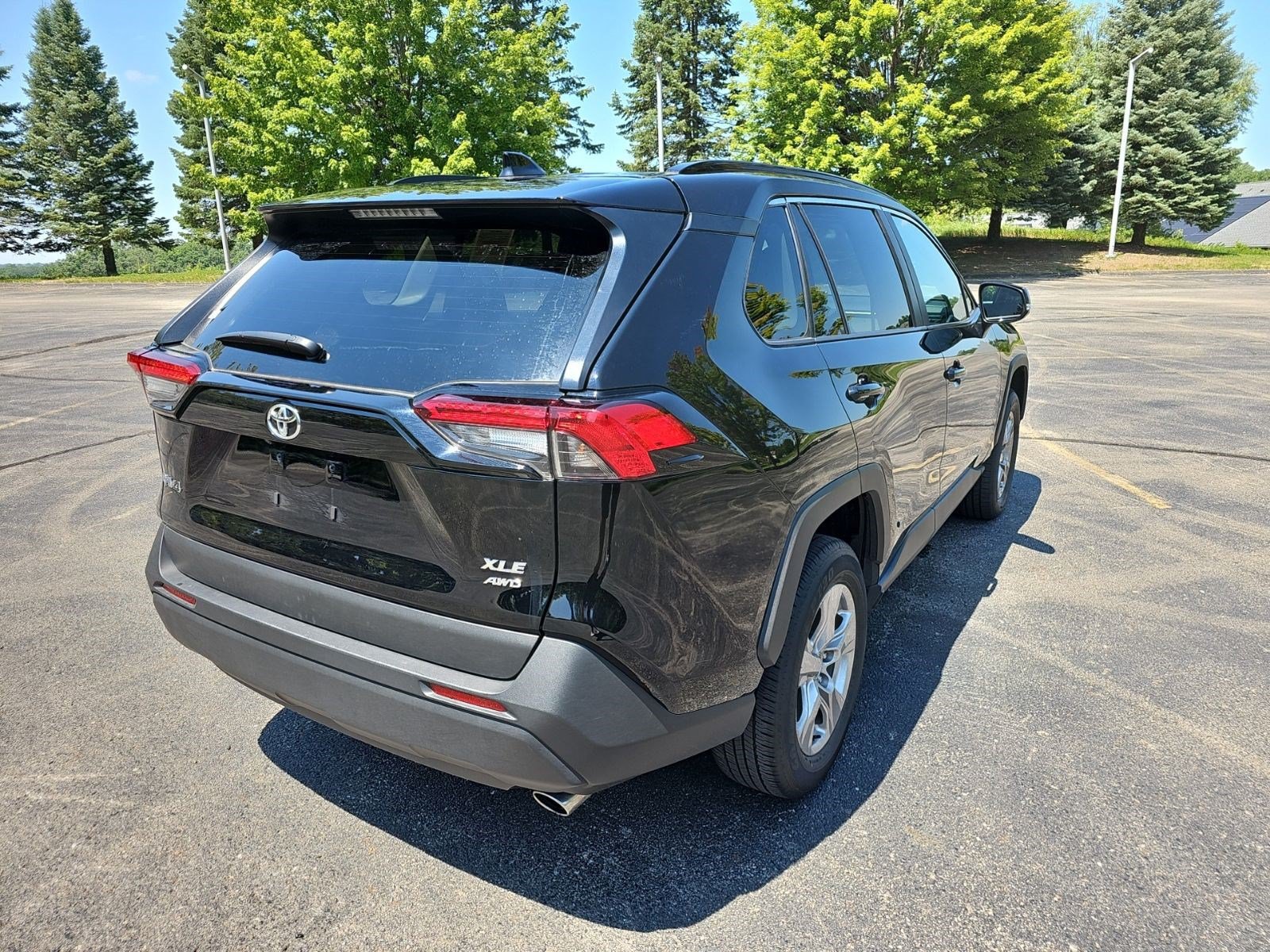 Used 2025 Toyota RAV4 XLE AWD/4WD image 6