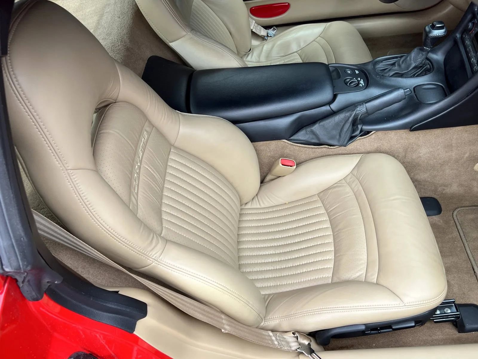 Used 1999 Chevrolet Corvette Coupe w/ Roof Pkg image 21