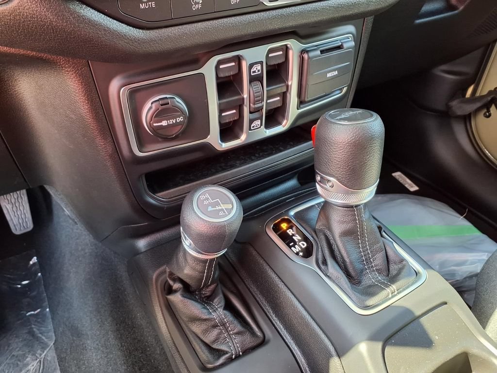 New 2026 Jeep Gladiator Sport AWD/4WD image 9